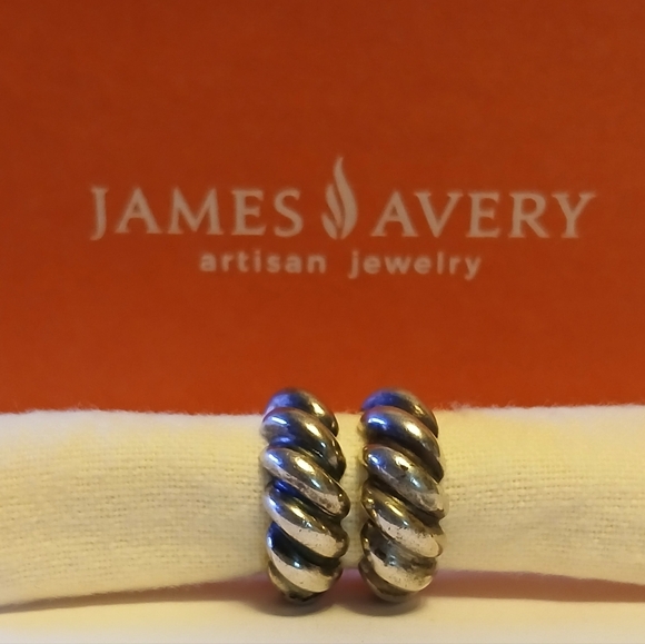 Retired James Avery Fluted Loop Ear Posts - Picture 12 of 13